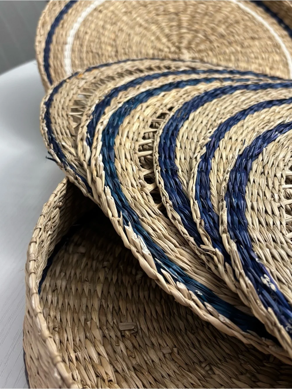 Pottery Barn Woven Seagrass Placemats Set of 6 with Lidded Holder (1 Mismatched)